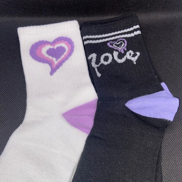 NIP 2 Pack Purple Heart and Love Graphic Socks Set - Picture 2 of 5